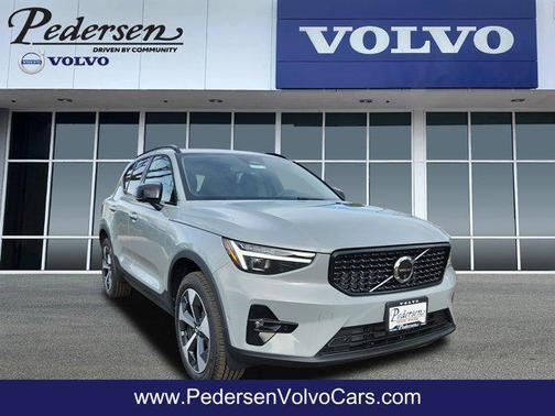 2026 Volvo XC40 B5 Plus