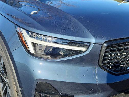 2026 Volvo XC40 B5 Ultra