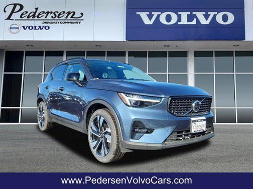 2026 Volvo XC40 B5 Ultra