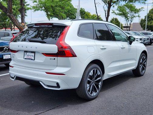 2026 Volvo XC60 B5 Plus