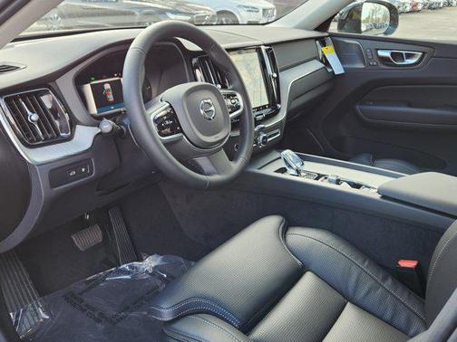 2025 Volvo XC60 Plug-In Hybrid T8 Ultra