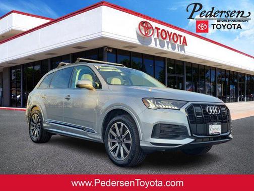 2024 Audi Q7 45 Premium Plus