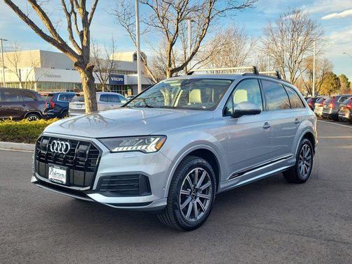 2024 Audi Q7 45 Premium Plus