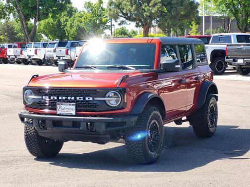 Hot Pepper Red Metallic Tinted Clearcoat 2024 Ford Bronco Wildtrak