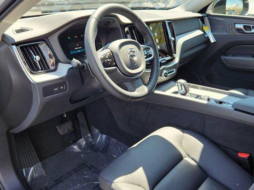 2025 Volvo XC60 Plug-In Hybrid T8 Plus