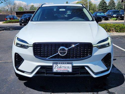 2025 Volvo XC60 Plug-In Hybrid T8 Plus