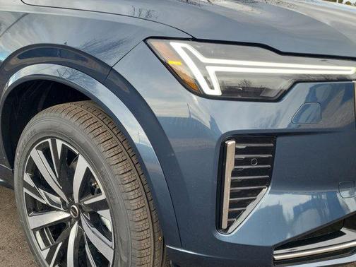 2026 Volvo XC90 B5 Core