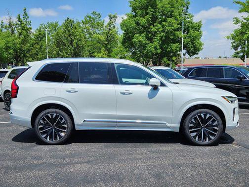 2025 Volvo XC90 Plug-In Hybrid T8 Plus 7-Seater