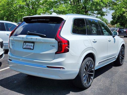 2025 Volvo XC90 Plug-In Hybrid T8 Plus 7-Seater