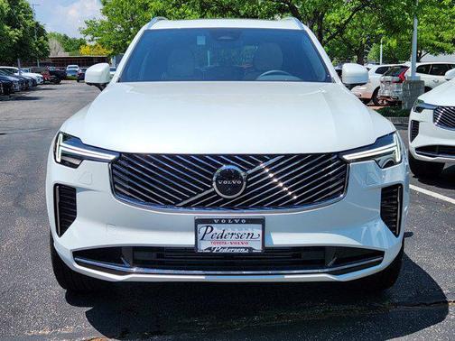 2025 Volvo XC90 Plug-In Hybrid T8 Plus 7-Seater