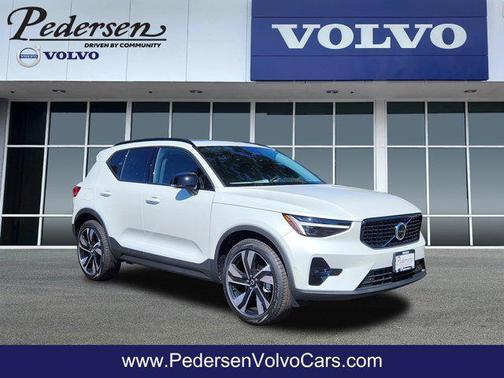 2026 Volvo XC40 B5 Ultra