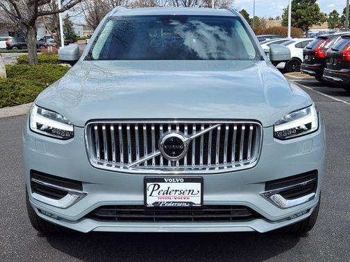 2025 Volvo XC90 B6 Plus 6-Seater
