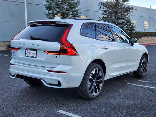 2026 Volvo XC60 B5 Plus
