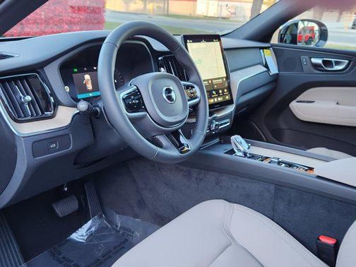 2026 Volvo XC60 B5 Plus