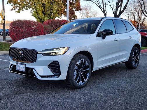 2026 Volvo XC60 B5 Plus