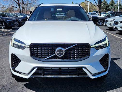 2025 Volvo XC60 Plug-In Hybrid T8 Ultra