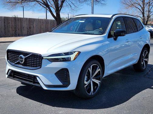 2025 Volvo XC60 Plug-In Hybrid T8 Ultra