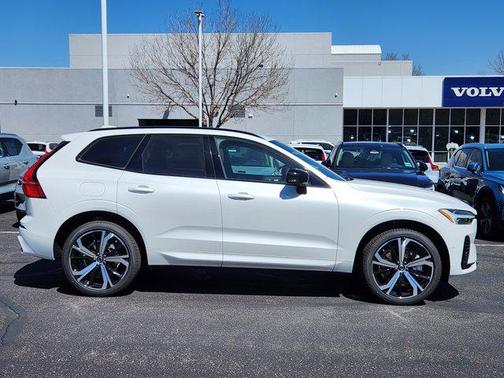 2025 Volvo XC60 Plug-In Hybrid T8 Ultra