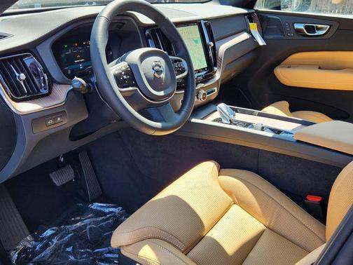 2025 Volvo XC60 Plug-In Hybrid T8 Ultra