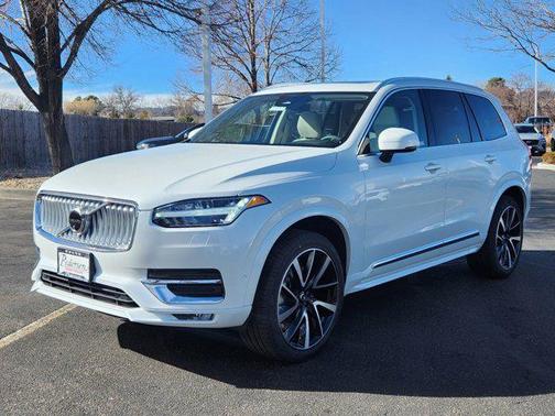 2025 Volvo XC90 B6 Plus 7-Seater