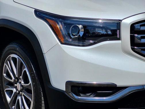 White Frost Tricoat 2019 GMC Acadia SLT-1