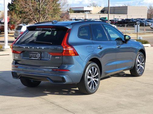 2024 Volvo XC60 B5 Plus Dark Theme