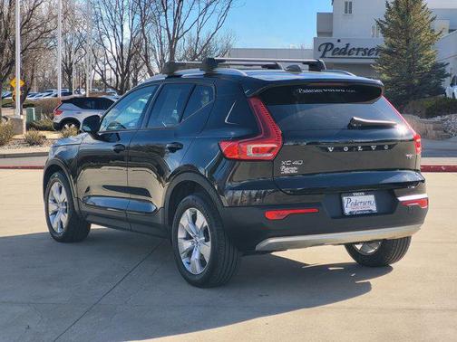 2020 Volvo XC40 T5 Momentum