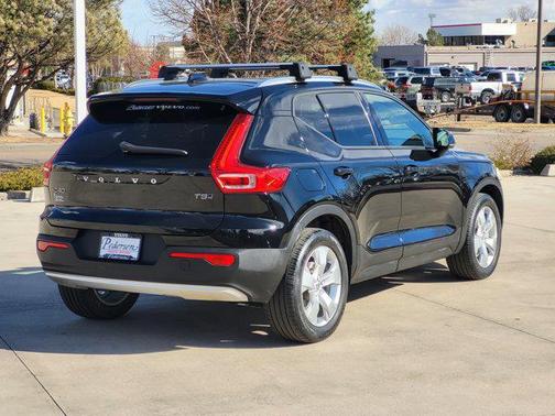 2020 Volvo XC40 T5 Momentum