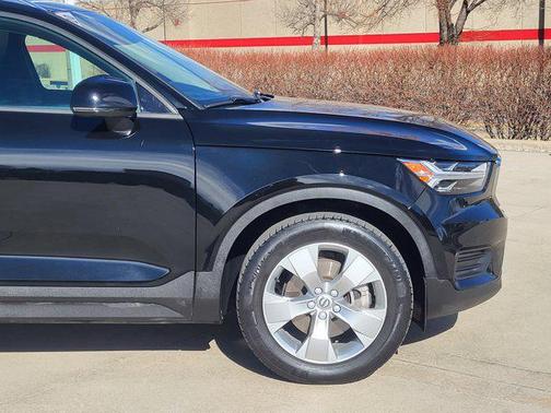 2020 Volvo XC40 T5 Momentum