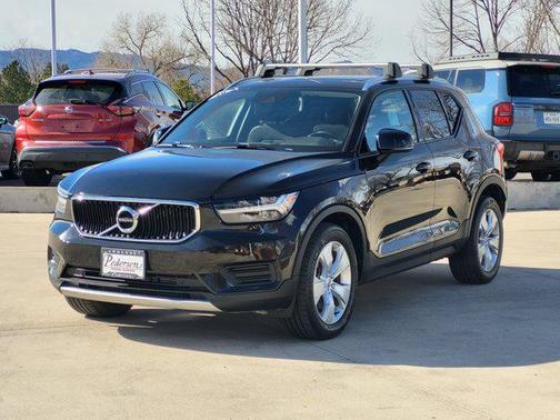 2020 Volvo XC40 T5 Momentum
