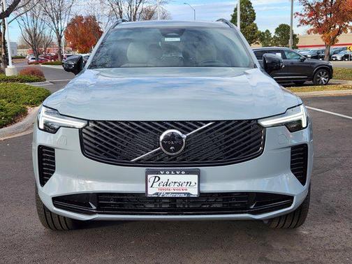 2026 Volvo XC90 B6 Ultra Dark Theme 7-Seater