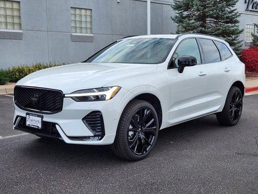 2026 Volvo XC60 B5 Ultra Black Edition