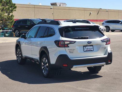 Crystal White Pearl 2023 Subaru Outback Limited XT
