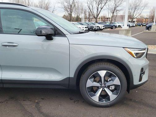 2026 Volvo XC40 B5 Plus