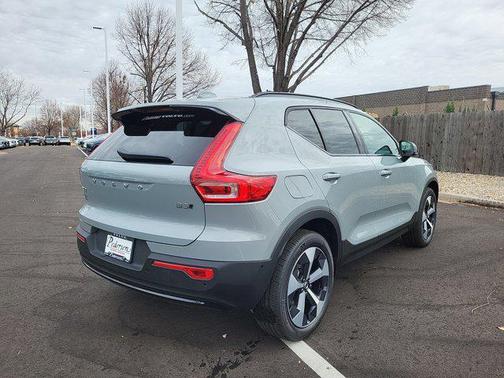 2026 Volvo XC40 B5 Plus