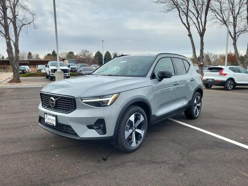 2026 Volvo XC40 B5 Plus