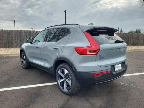 2026 Volvo XC40 B5 Plus