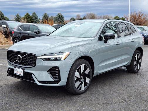 2025 Volvo XC60 Plug-In Hybrid T8 Plus