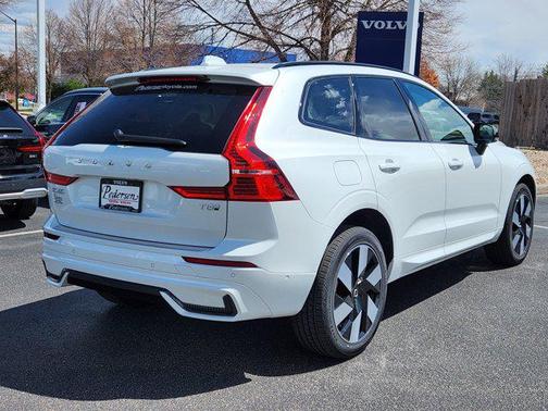 2025 Volvo XC60 Plug-In Hybrid T8 Plus