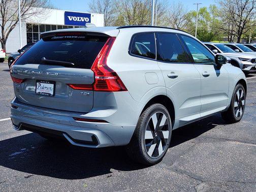 2025 Volvo XC60 Plug-In Hybrid T8 Plus