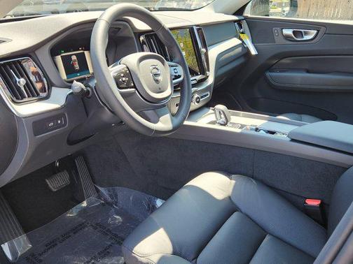 2025 Volvo XC60 Plug-In Hybrid T8 Plus