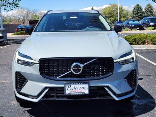 2025 Volvo XC60 Plug-In Hybrid T8 Plus
