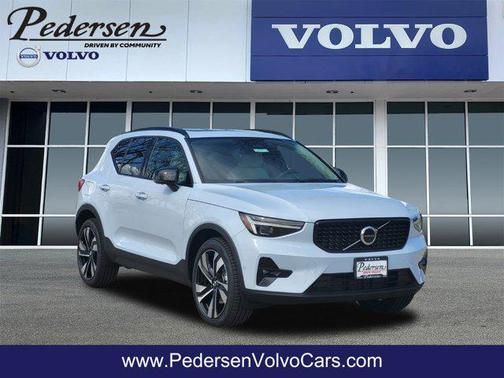 Cloud Blue 2026 Volvo XC40 Ultra, B5 AWD Gas (mild hybrid), Dark