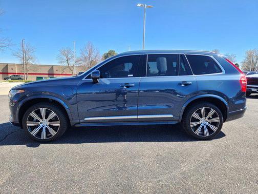 2024 Volvo XC90 Recharge Plug-In Hybrid T8 Ultimate Bright Theme 7-Seater