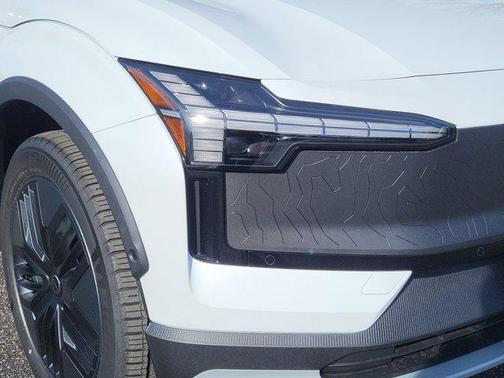 Crystal White Metallic 2026 Volvo EX30 Cross Country Ultra, Twin Motor Performance, Fully electric