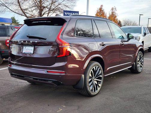 2026 Volvo XC90 B6 Ultra Dark Theme 7-Seater