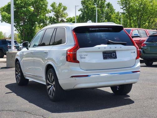 Crystal White Metallic 2023 Volvo XC90 B6 Plus 7-Seater