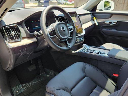 2025 Volvo XC90 Plug-In Hybrid T8 Plus 7-Seater