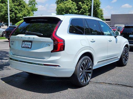 2025 Volvo XC90 Plug-In Hybrid T8 Plus 7-Seater