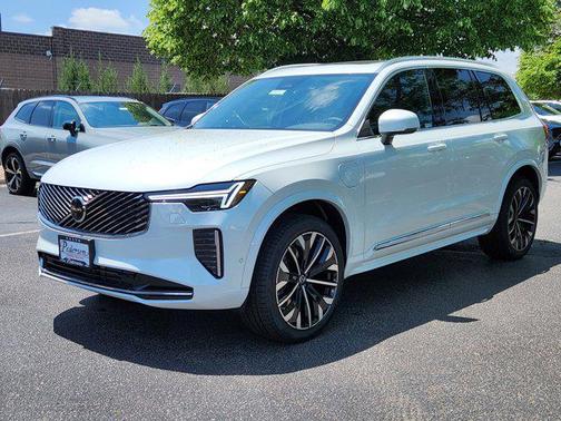2025 Volvo XC90 Plug-In Hybrid T8 Plus 7-Seater